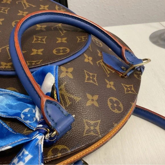 Louis Vuitton Bags - Picture 6 of 15